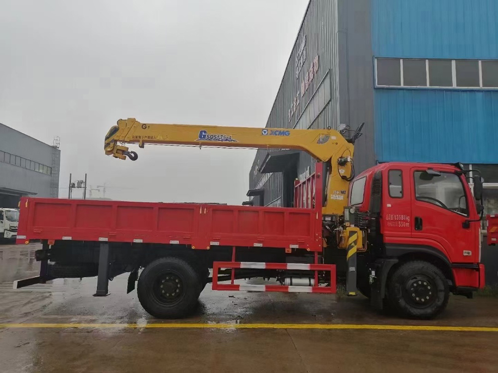 國(guó)六東風(fēng)暢行D1徐工7噸四節(jié)直臂吊機(jī)隨車(chē)吊